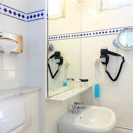 Achat Sternhotel מלון בון