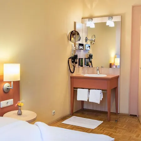 Achat Sternhotel فندق