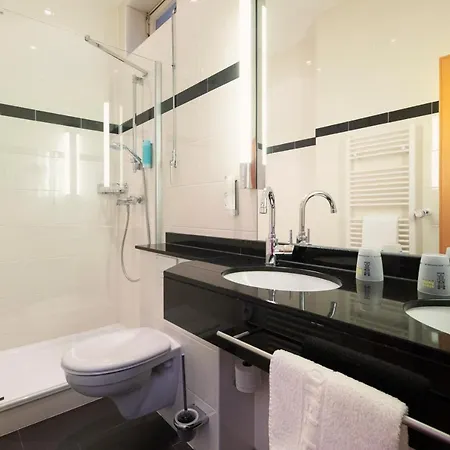 Achat Sternhotel מלון 4*