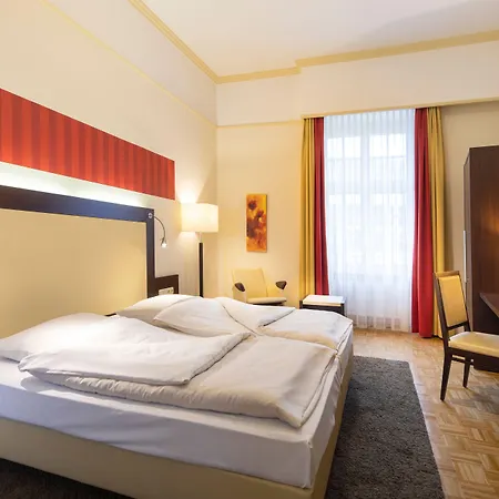 Achat Sternhotel 4* בון