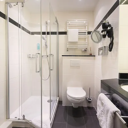 Achat Sternhotel فندق