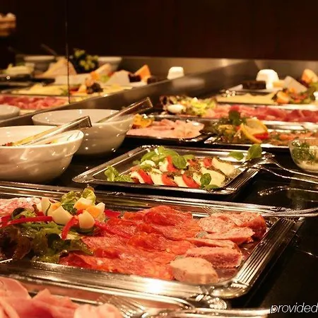 Achat Sternhotel מלון 4*