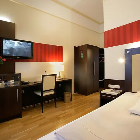 Achat Sternhotel מלון