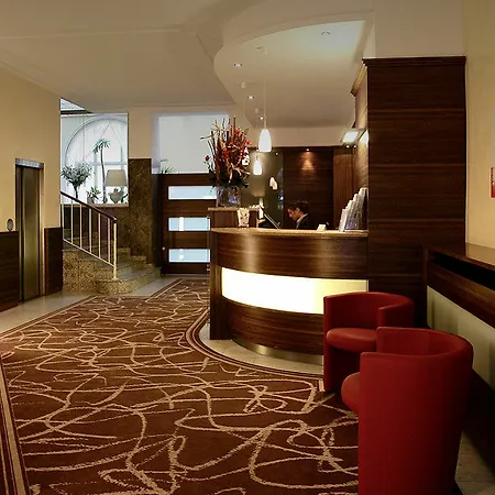 Achat Sternhotel מלון